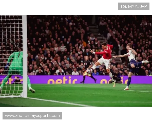 拉什福德反越位单刀挑射得手